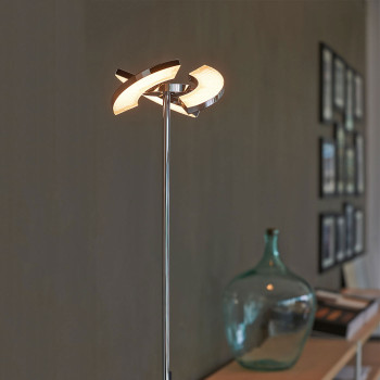 Oligo Trinity Floor Lamp application example