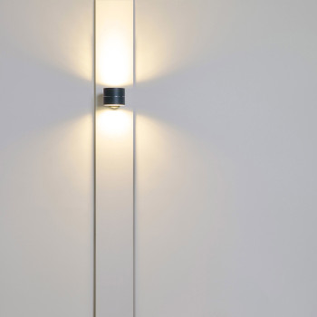 Oligo Tudor Tunable White Wall Light application example