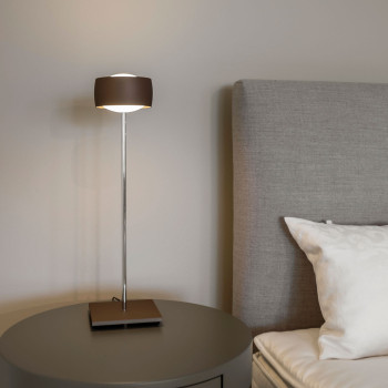 Oligo Grace Tunable White Table Lamp application example